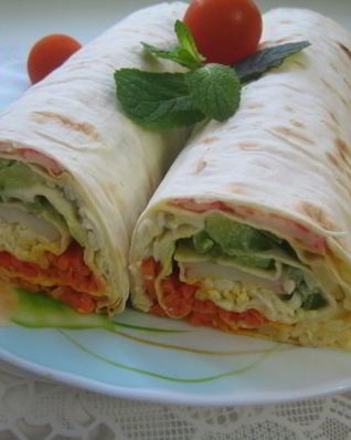 Рулет из крабовых палочек в лаваше