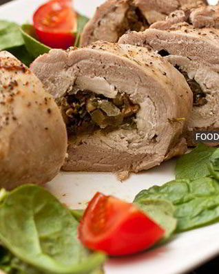 Рулет из свинины с курицей и грибами