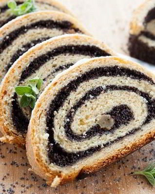 Рулет на дрожжах с маковой начинкой