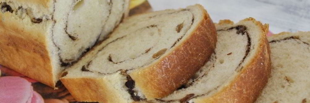 Рулет с изюмом из дрожжевого теста