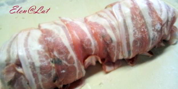 рулет веллингтон из индейки с начинкой из грибов в сливочном соусе