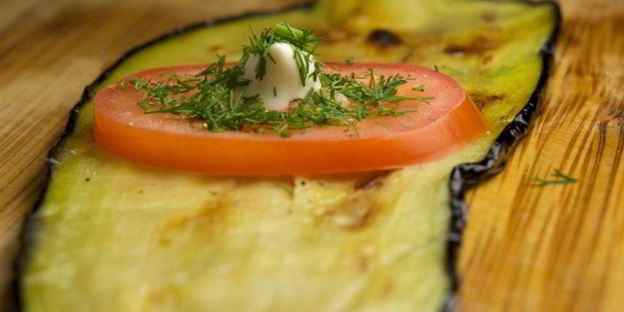 рулетики из баклажанов