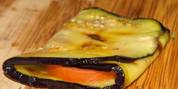 рулетики из баклажанов