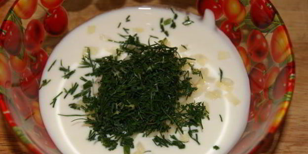 рулетики из кабачков и помидоров