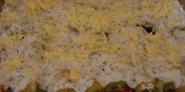 рулетики из кабачков и помидоров