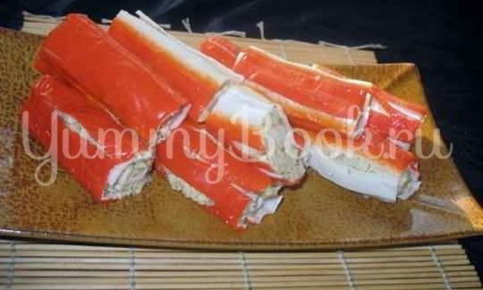 Рецепт рулетиков из крабовых палочек с сыром