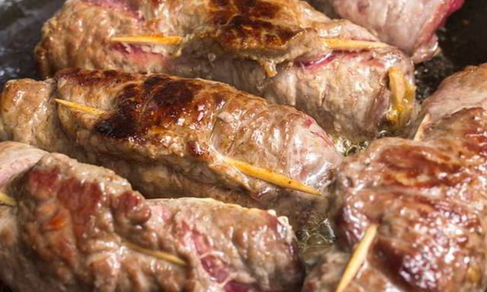 Рецепт рулетиков из телятины с беконом