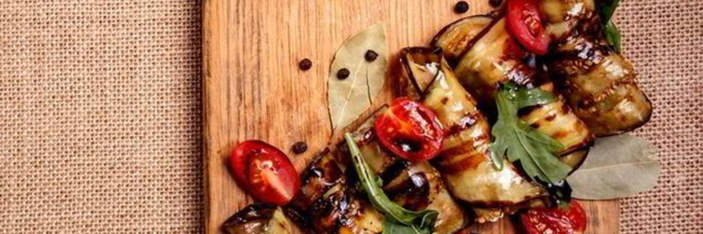 Рулетики из цукини с сыром фета