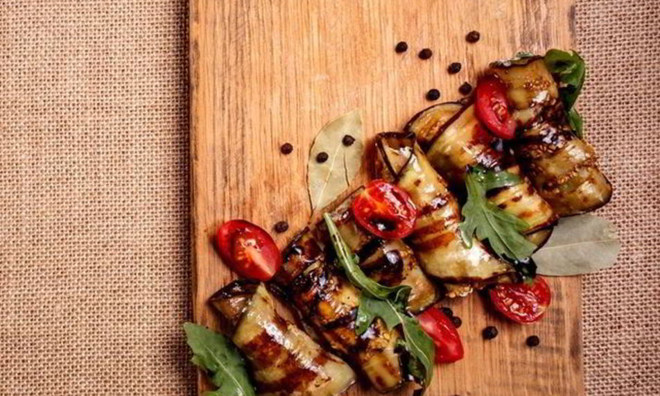 Рецепт рулетиков из цукини с сыром фета