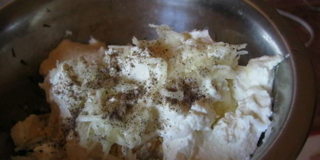 рулетики с творожным сыром и зеленью