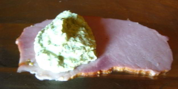 рулетики с творожным сыром и зеленью