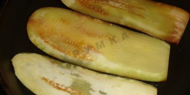 рулеты из баклажанов с сыром, чесноком и орехами