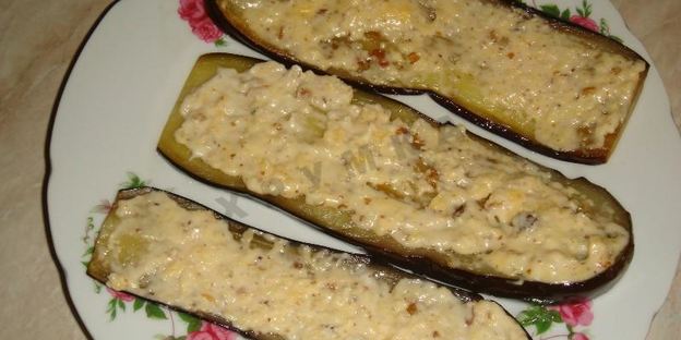 рулеты из баклажанов с сыром, чесноком и орехами
