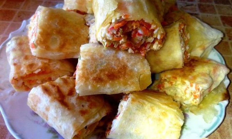 Рецепт рулетов с крабовыми палочками