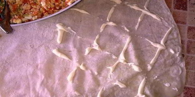 рулеты с крабовыми палочками