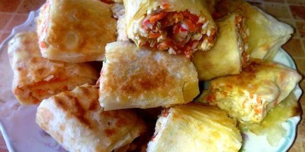 рулеты с крабовыми палочками