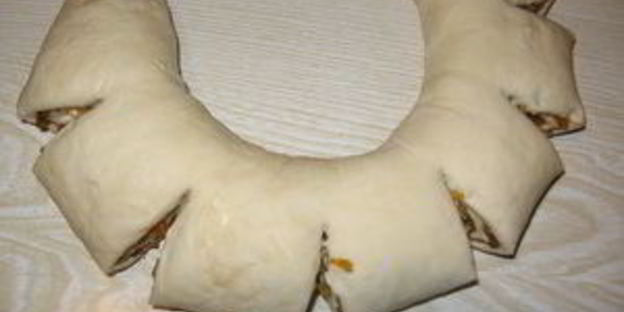 сдобный рулет с курагой