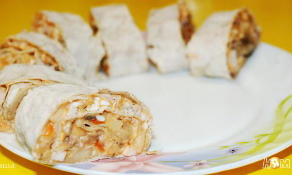 Рецепт теплых рулетиков с мясом и грибами