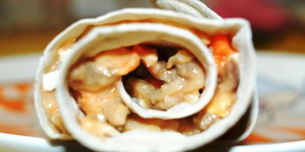 теплые рулетики с мясом и грибами