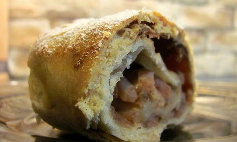 Рецепт яблочного рулета в лучших традициях