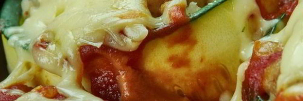 Запеченные рулетики из кабачков с сыром