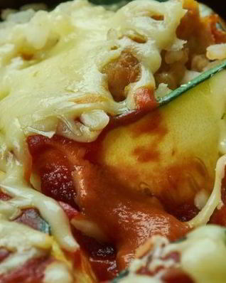 Запеченные рулетики из кабачков с сыром