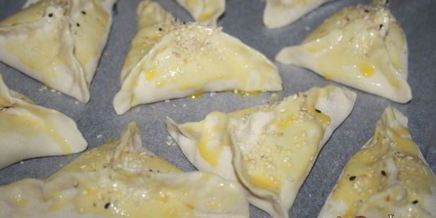 быстрая самса из слоеного теста с говяжьим фаршем