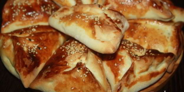 быстрая самса из слоеного теста с говяжьим фаршем