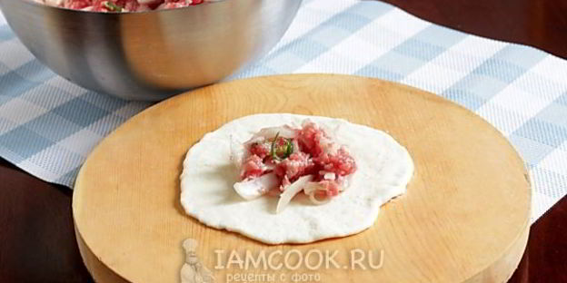 самса с говядиной и луком