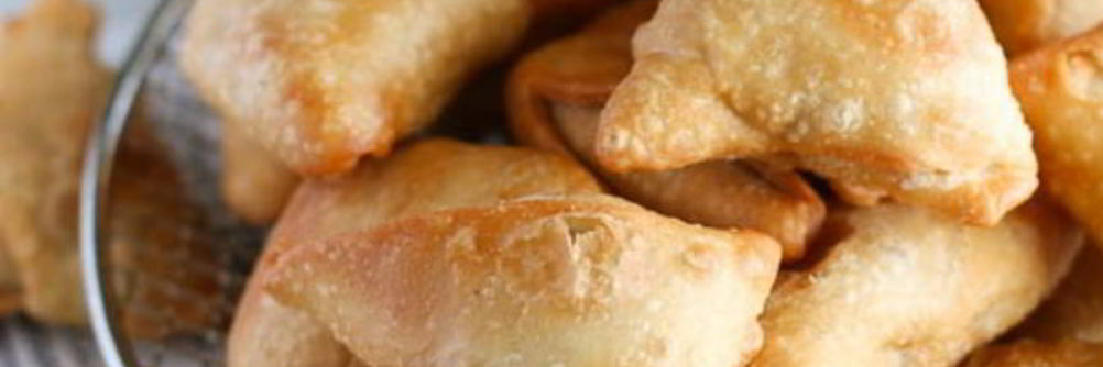 Самса с курицей из слоеного теста