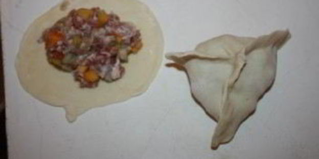 самса с тыквой из слоеного теста