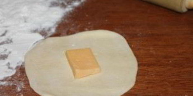 слоеная самса с сыром