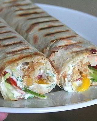 Шаурма с курицей в лаваше