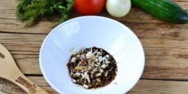 шаверма с пикантной курочкой и чесночным соусом