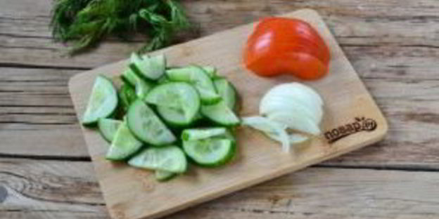 шаверма с пикантной курочкой и чесночным соусом