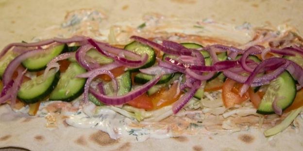шаверма в лаваше с курицей