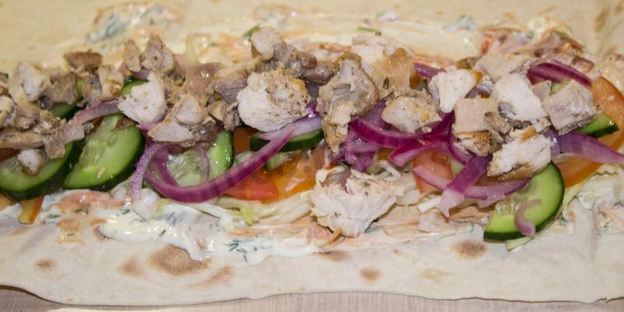 шаверма в лаваше с курицей