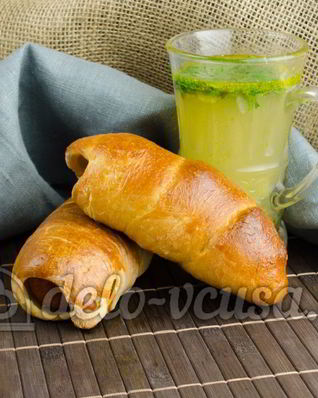 Сосиски в дрожжевом тесте