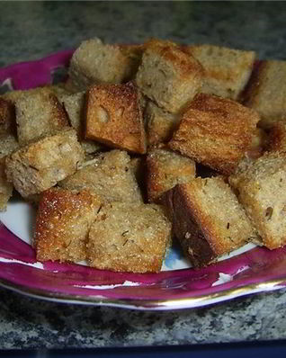 Чесночные сухарики