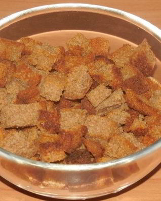 Сухарики из черного хлеба в духовке