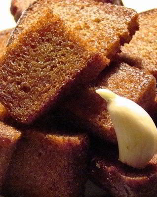 Сухарики с чесноком