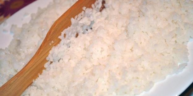 маки суши с лососем и авокадо