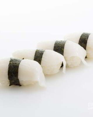 Нигири суши с кальмаром