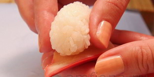 нигири-суши с хоккигаем