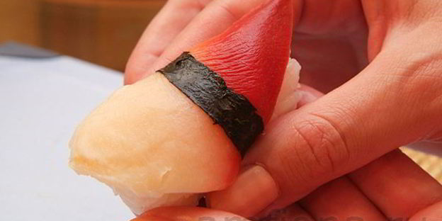 нигири-суши с хоккигаем