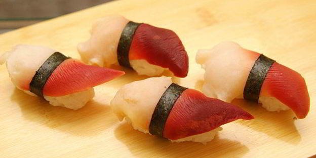 нигири-суши с хоккигаем