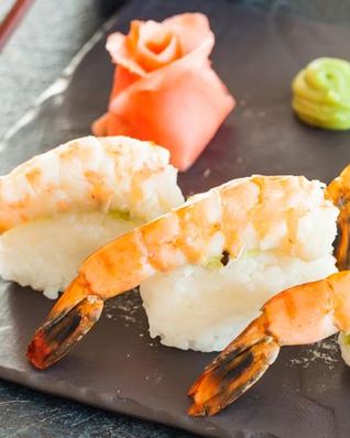 Нигири суши с креветками