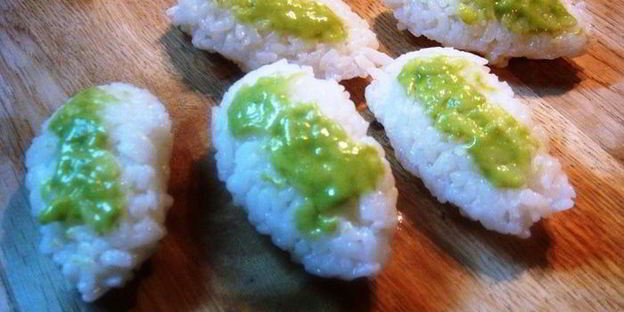 нигири-суши с лососем