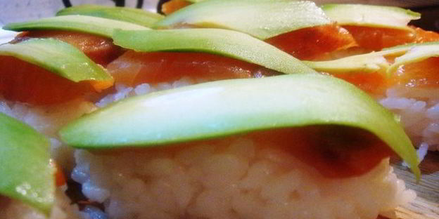 нигири-суши с лососем