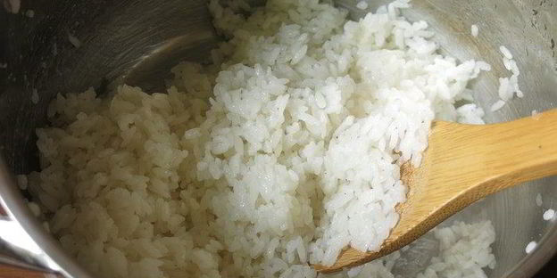 радужные суши с крабовыми палочками